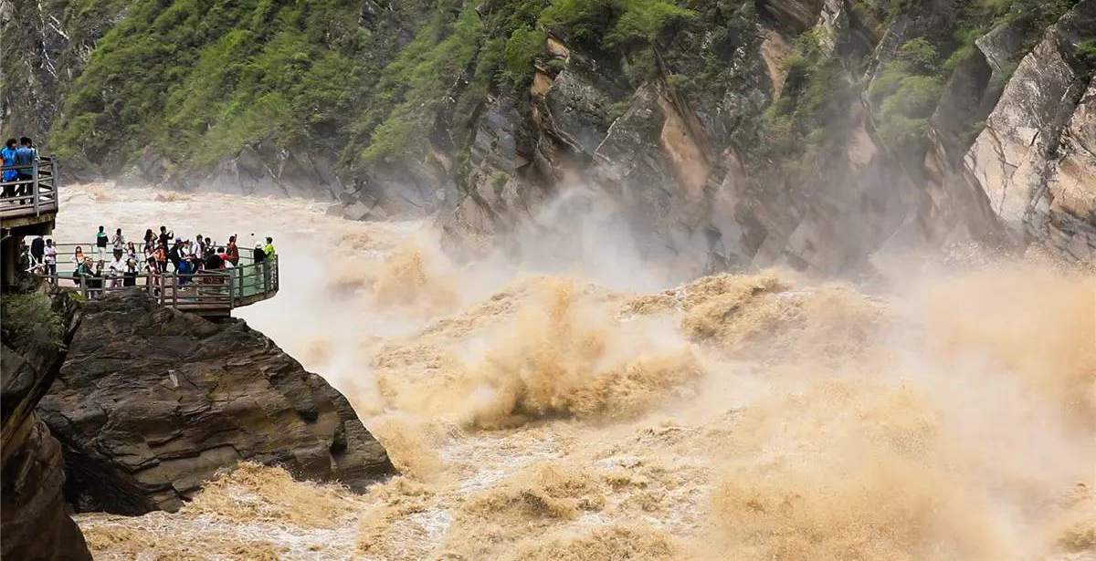 taxi from Lijiang Sanyi International Airport(LJG) to Tiger Keaping Gorge
