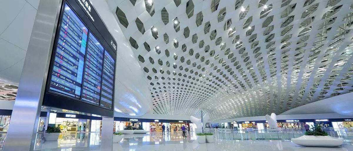 departures hall in terminal 1 of Shenzhen Baoan Airport, SZX airport T3