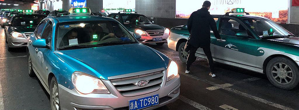 Taxi at Hangzhou East Railway Station